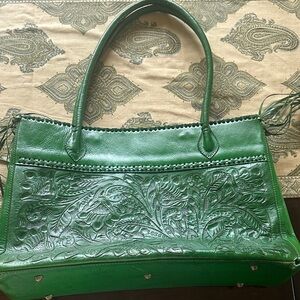 Chic Green Embossed Leather Shoulder Bag